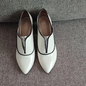 Chic Women's Cream Heels